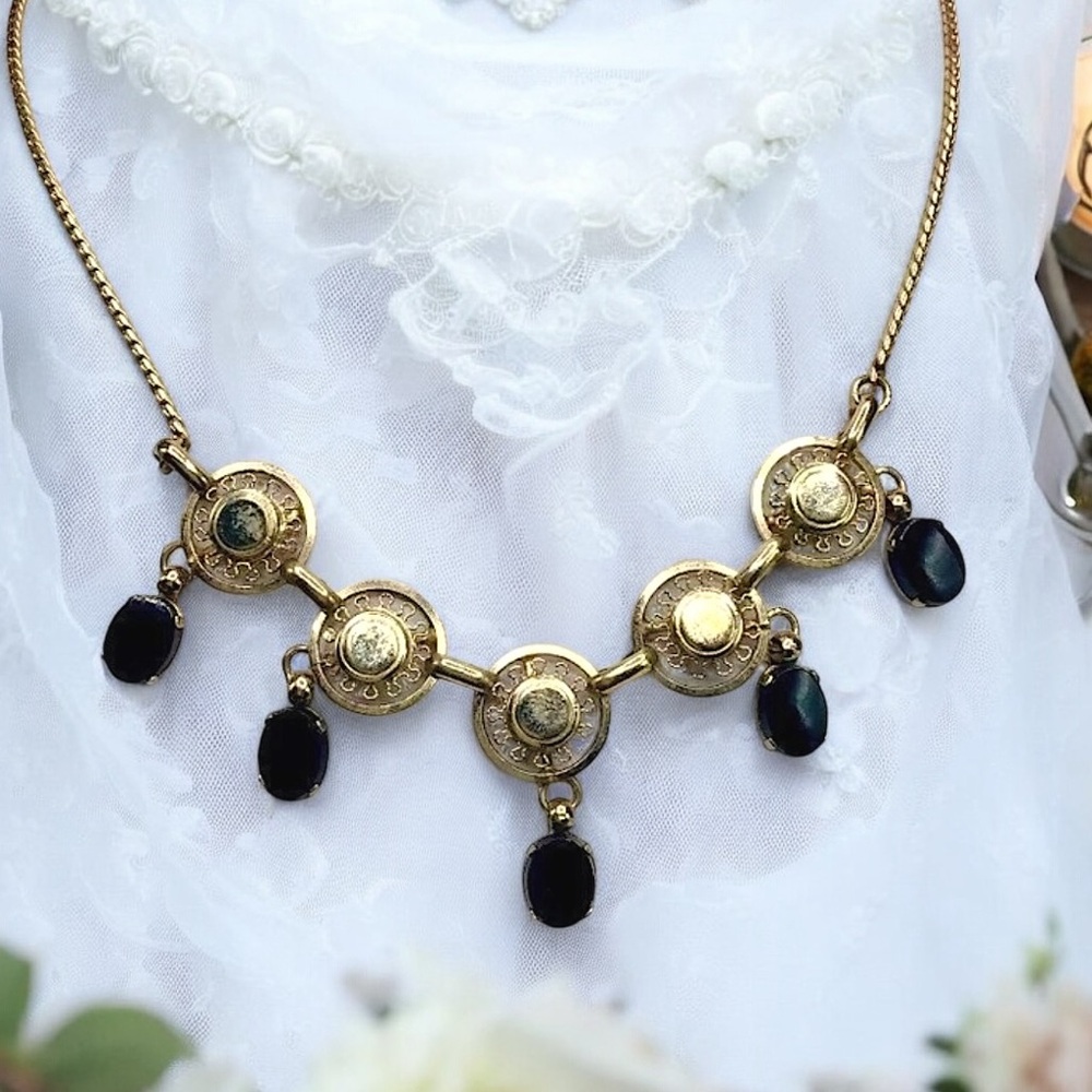 🌺Vintage d.e.c. Gold Filled Onyx Necklace